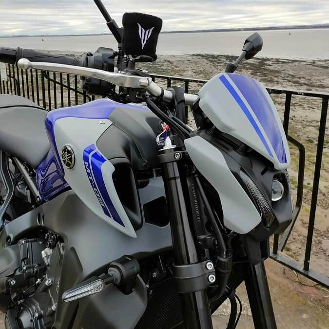 Pyramid Fly Screen '21-'23 Yamaha MT-09 | Icon Blue Colours