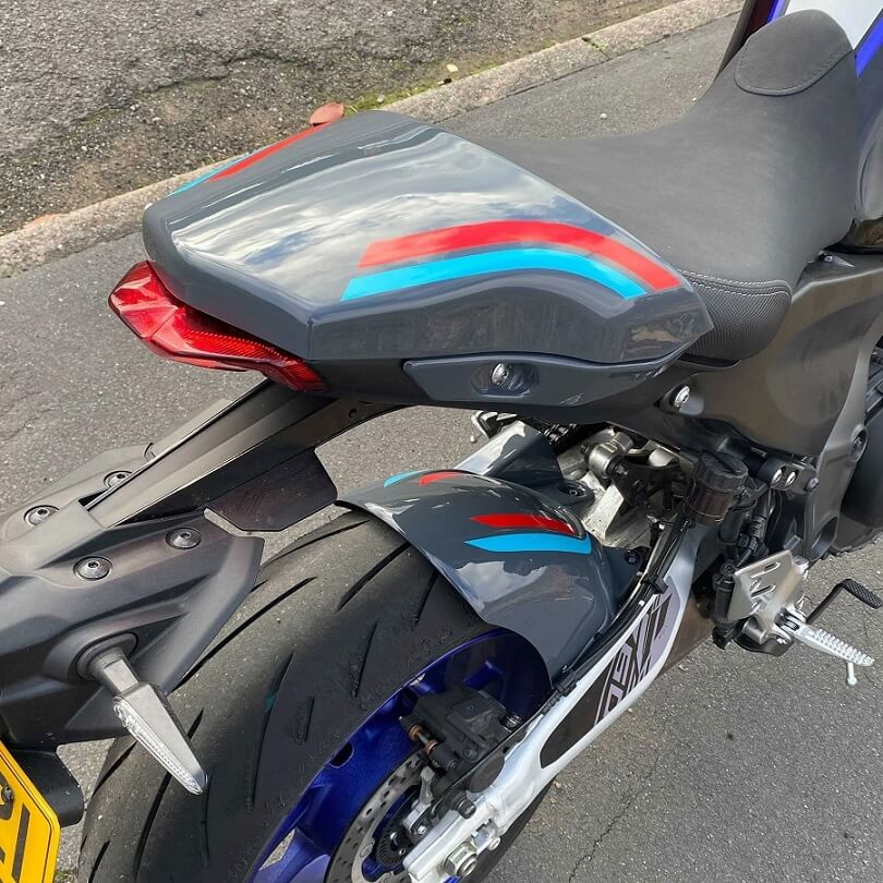 Pyramid Seat Cowl '21-'23 Yamaha MT-09 | Storm Fluo/Cyan Storm Colours