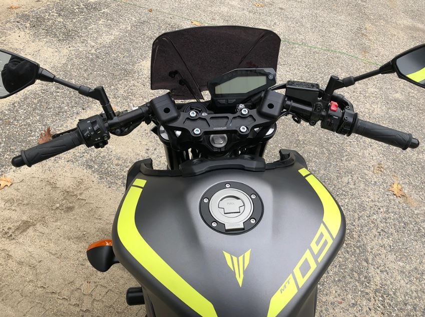 Woodcraft Clip-On Adapter Plate Riser Set 18-23 Yamaha MT-09/XSR900