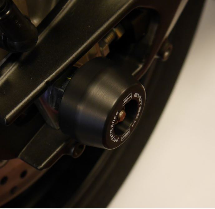 Evotech Performance Rear Axle Sliders/Protectors '14-'16 Yamaha FZ-09 / MT-09, '15-'17 FJ-09 / MT-09 Tracer, '16-'17 XSR900