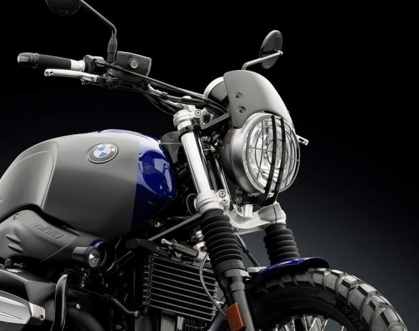 Rizoma Headlight Guard for '14-'16 BMW R nine T, '16-'17 R nine T Scrambler | ZBW078B
