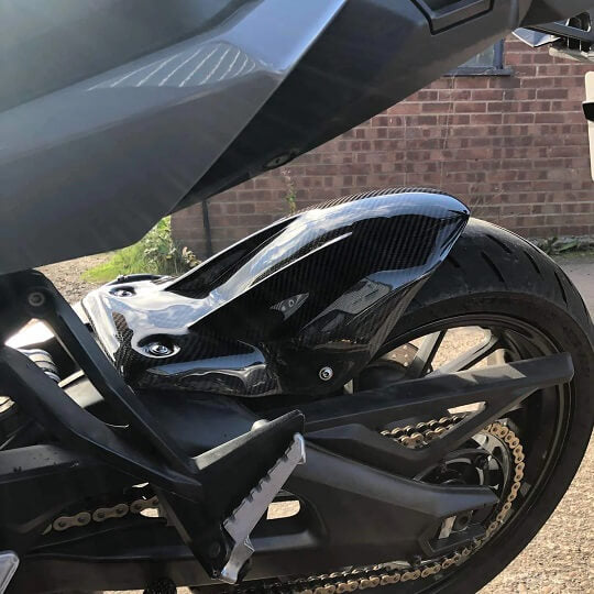 Pyramid Hugger Yamaha Tracer 900 GT '18-'20 | Carbon