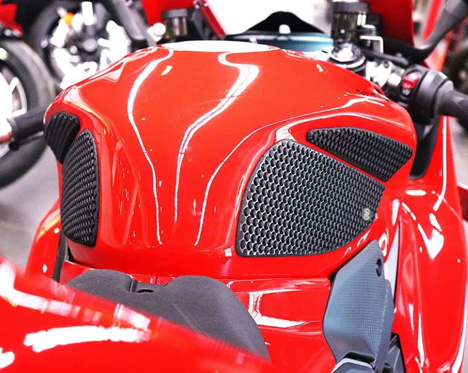 TechSpec SnakeSkin Tank Grips 2025 Ducati Panigale V4