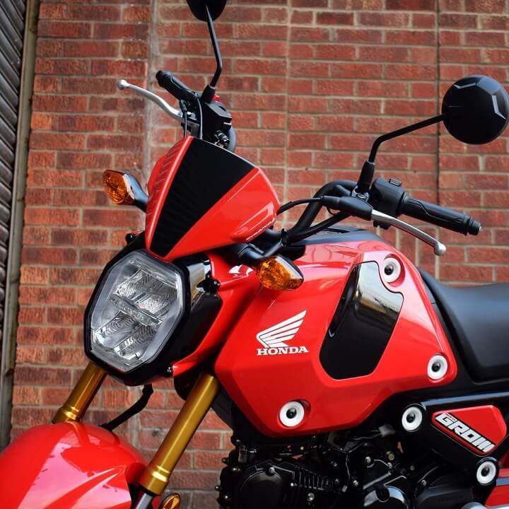 Pyramid Fly Screen Honda Grom '21-'23 | Gayety Red/Gloss Black