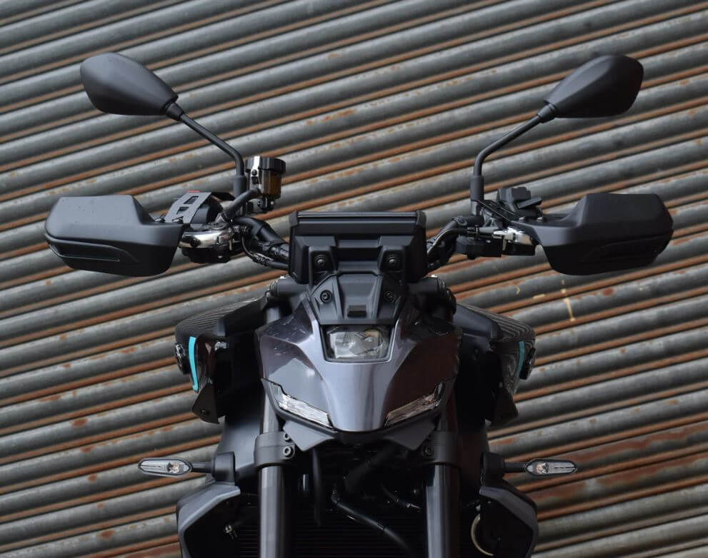 Pyramid Handguards 2024+ Yamaha MT-09 | Matte Black - Motostarz USA