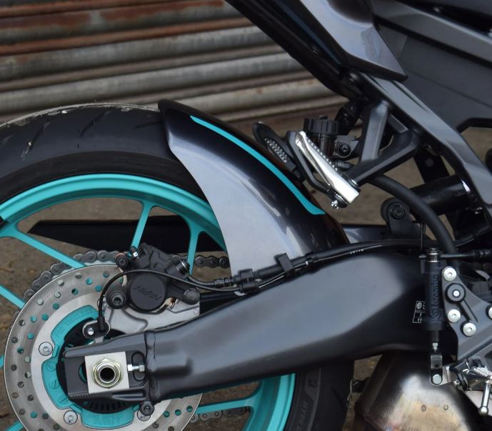 Pyramid Hugger 24-25 Yamaha MT-09 | Midnight Cyan