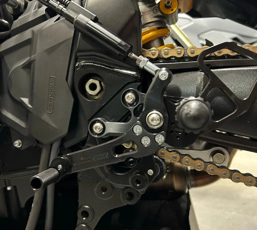 Woodcraft Complete Rearset 23-24 Suzuki GSX-8S/R | Std Shift