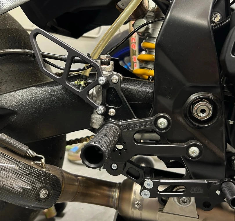 Woodcraft Complete Rearset 23-24 Suzuki GSX-8S/R | Std Shift