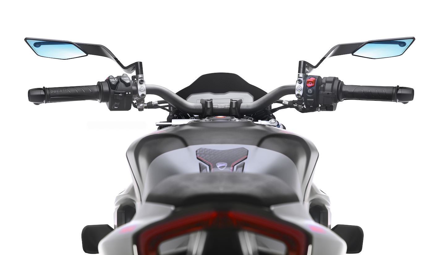 Stealth Max mirror for Naked 右のみ Buy Rizoma Stealth Max Naked Mirrors | Motostarz USA