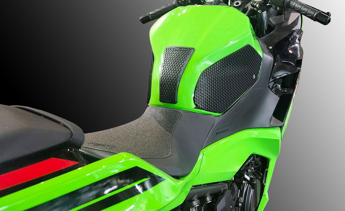 TechSpec SnakeSkin Tank Grip Pads 17-25 Kawasaki Ninja Z400, 24-25 Z500