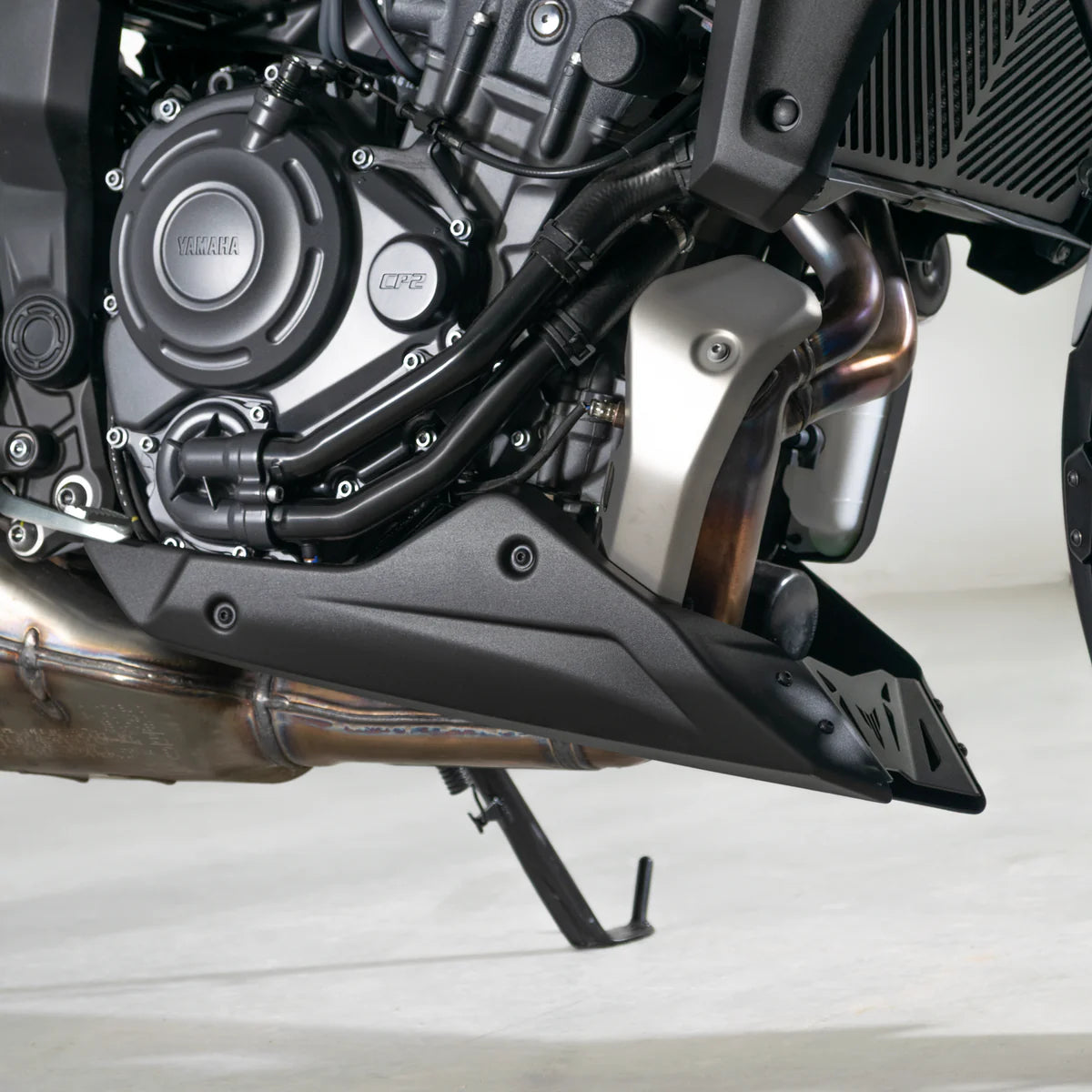 Pyramid Belly Pan 25-26 Yamaha MT-07 | Matte Black | Fit OEM Exhaust Only