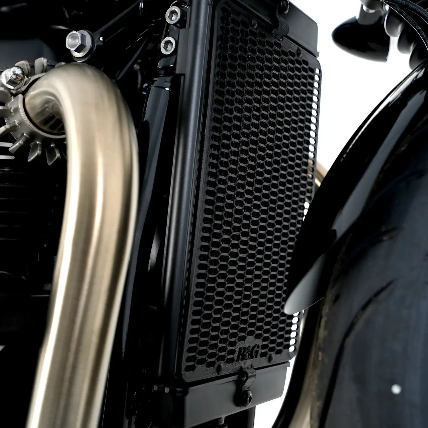 R&G Racing PRO Radiator Guard 17-25 Triumph Bonneville Bobber, 18-20 Bonneville Bobber Black, 18-25 Speedmaster