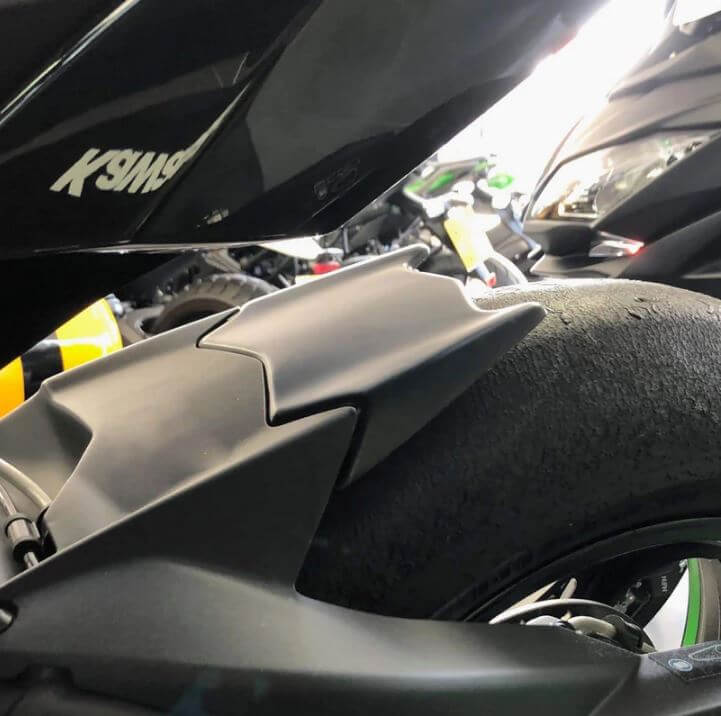 Pyramid Hugger Extension '15-'23 Kawasaki Ninja H2 | Matte Black