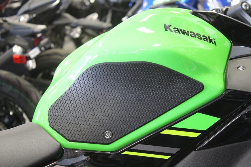 TechSpec SnakeSkin Tank Grip Pads '17-'24 Kawasaki Z650 / Ninja 650