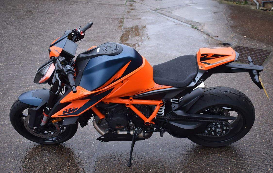 Shop Pyramid Fly Screen '20+ KTM 1290 Superduke R