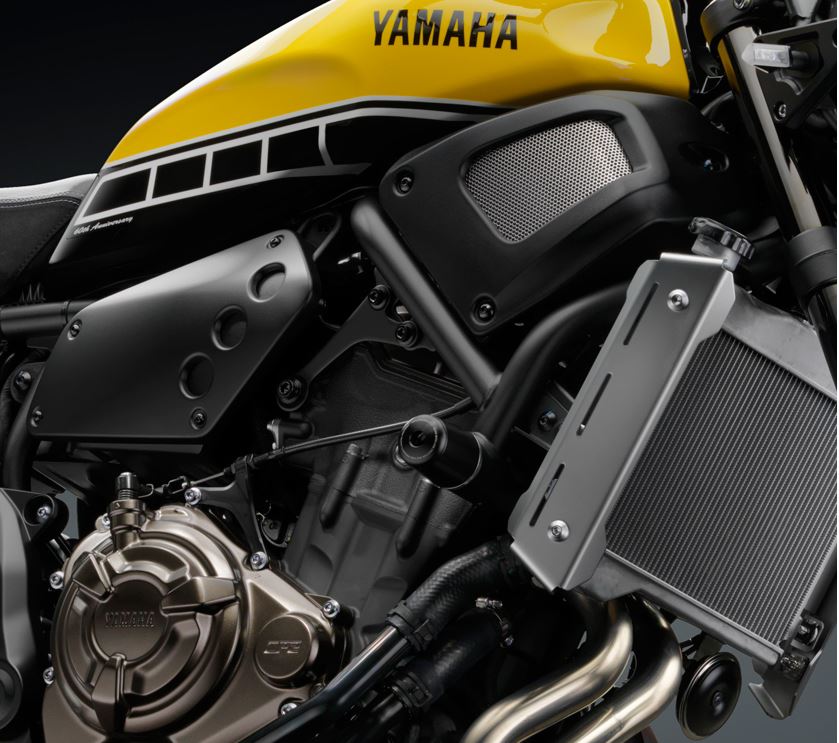 Rizoma "B-PRO" Engine / Frame Sliders '13-'20 Yamaha MT07 / FZ07, '16-'20 XSR700 | PM213A