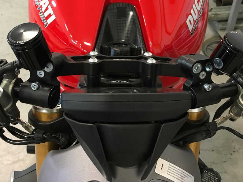 Woodcraft Clip-On Adapter Plate Riser Set w.XL Black Bar '14-'19 Ducati Monster 821
