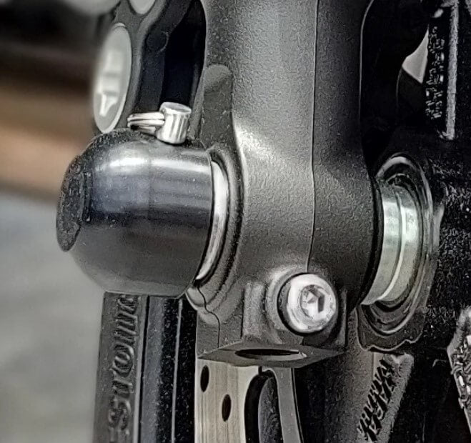 Woodcraft Front Axle Sliders  21-24 Yamaha  MT-09/Tracer 900/GT, 06-14 FZ1