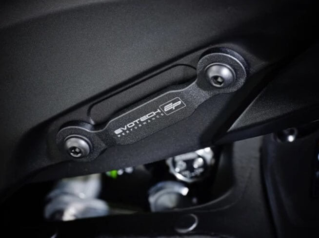 Evotech Performance Footrest Blanking Plate Kit 11+ Kawasaki ZX10R