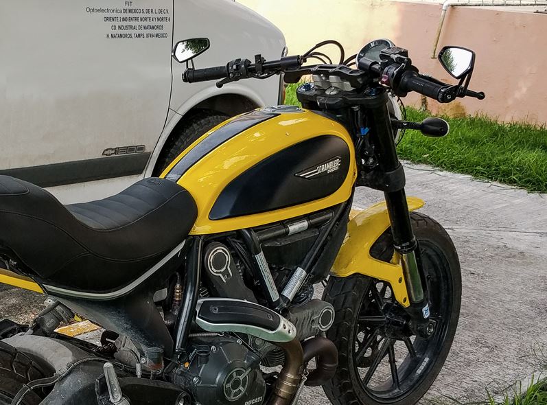 Woodcraft Clip-On Adapter Plate Riser Set w.Long Black Bar for '15-'16 Ducati Scrambler